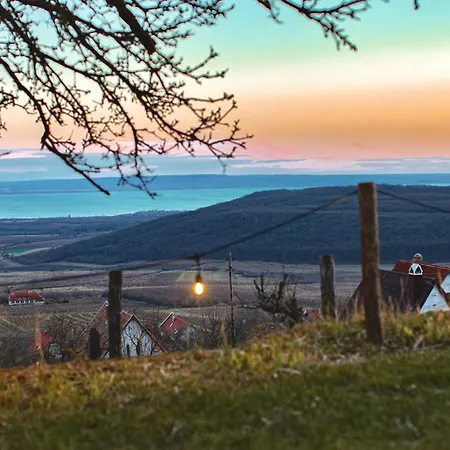 Kisvulkan Nyulontul Apartment