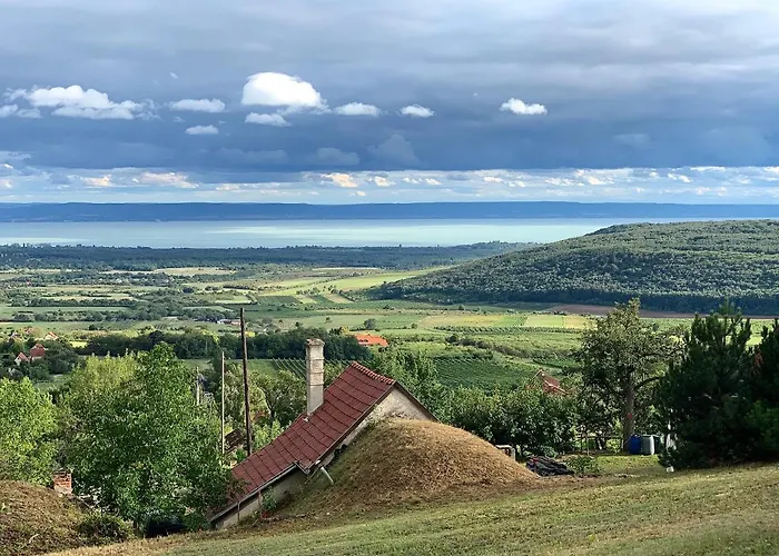 Kisvulkan Nyulontul * Mencshely